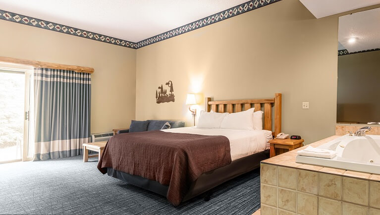 The Whirlpool Fireplace Suite